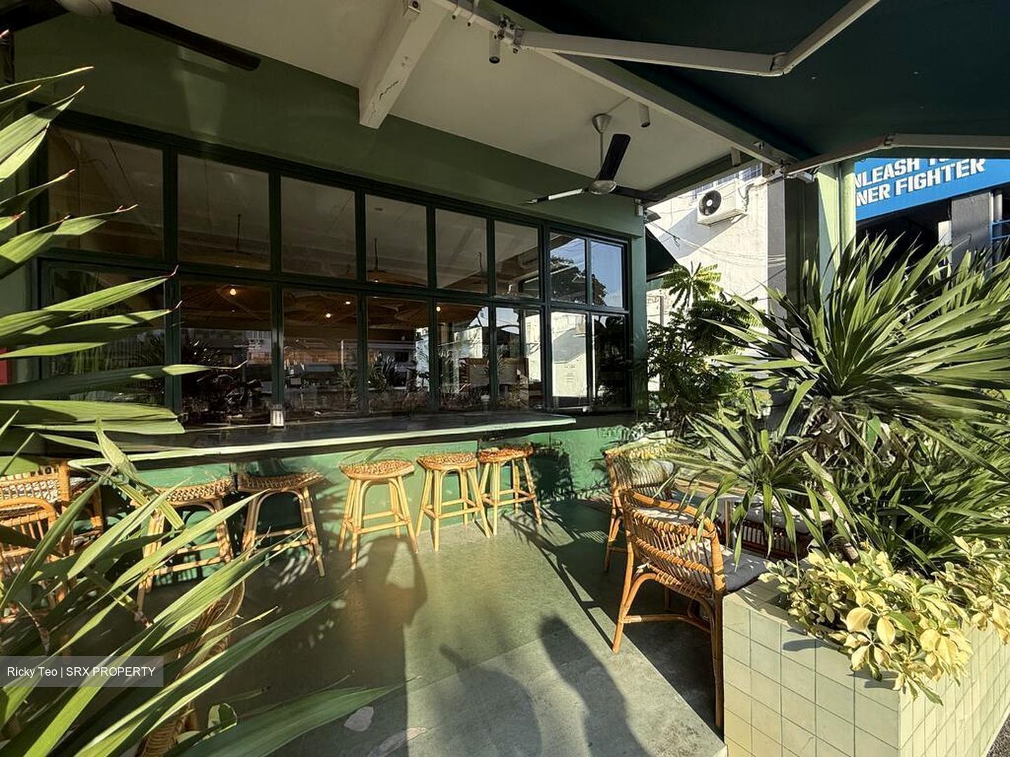 Frankel Estate (D15), Retail #587554121